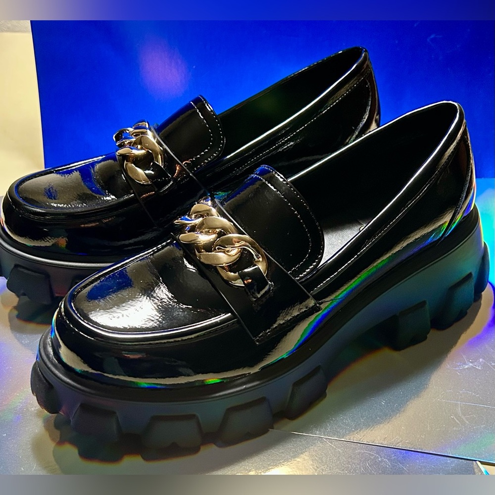 BAMBOO Black patent leather platform Goth vibe Loafers